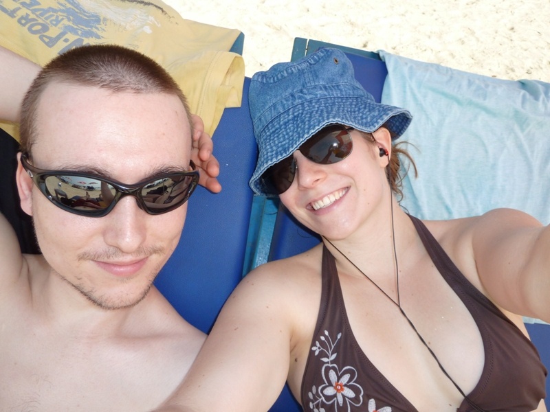 wir, relaxt am Strand von Betelbatim