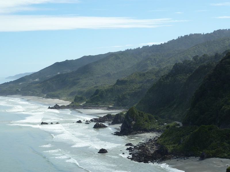 Fahrt entlang der Westkueste der Suedinsel, "Paparoa National Park"