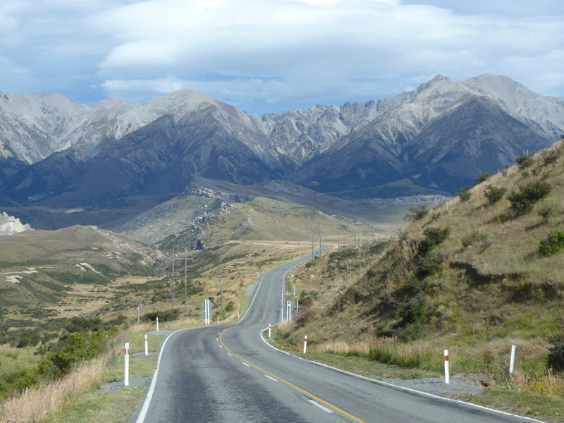 Weiterfahrt ueber die Neuseelaendischen Alpen nach Christchurch