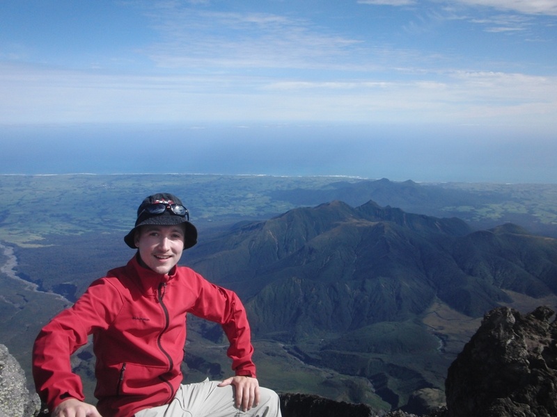 Ausblick vom Gipfel auf's Meer